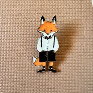 Cute Fox Pin (no back)